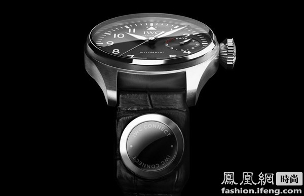 天博tb综合体育IWC万国表推93万智能表带腕表 它们都和Apple Watch(图4)